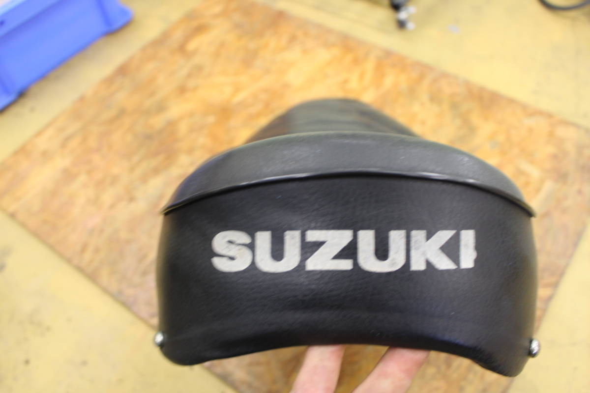 スズキ GT380用 純正シート シートベースも良い状態です 後期用