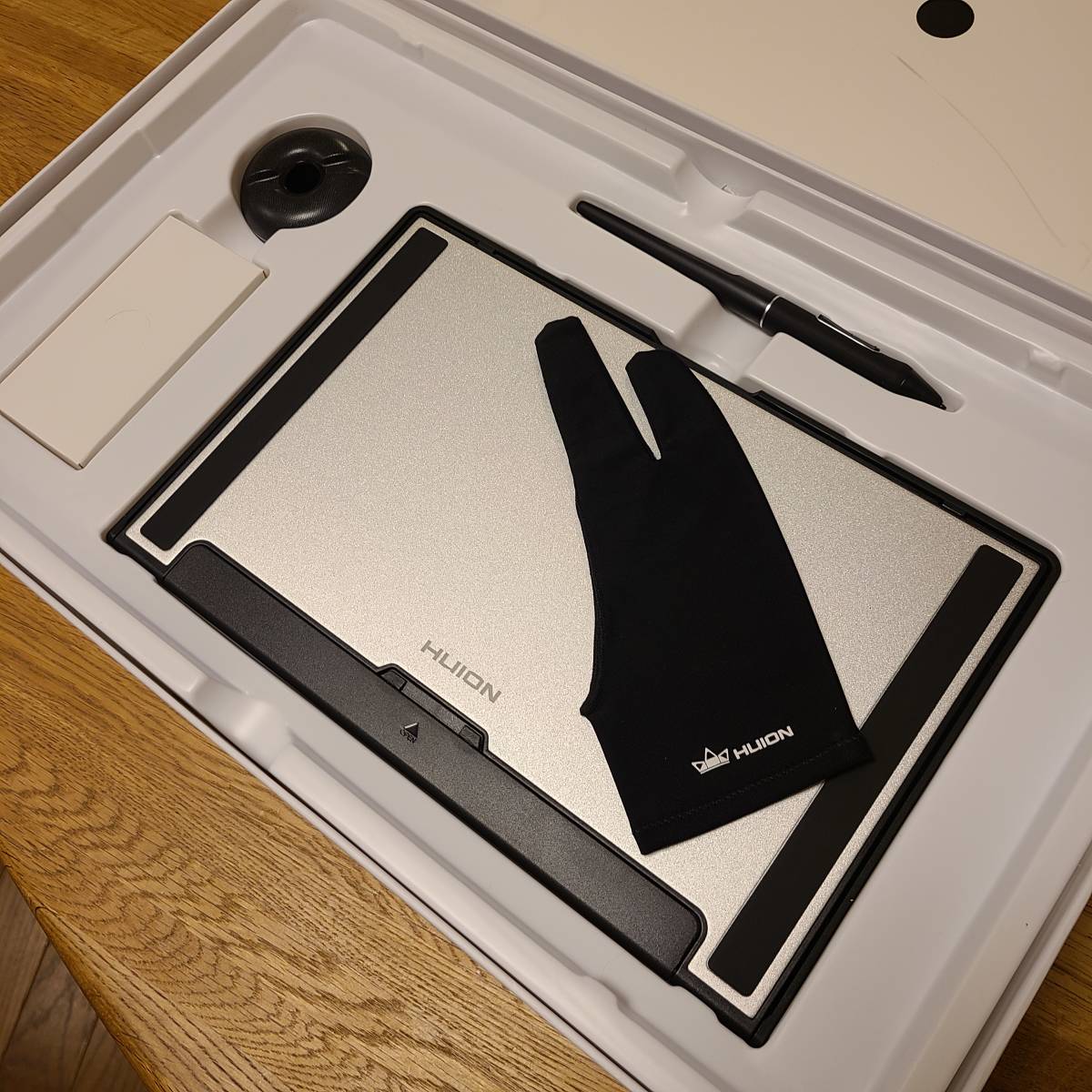 □送料無料□15.6インチ液タブ□HUION Kamvas 16 (2021)ブラック□専用