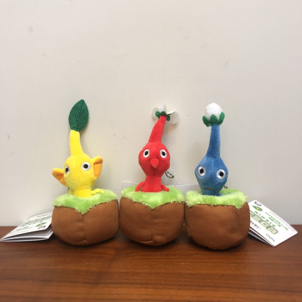 超激得，本物保証 ピクミン 引っこ抜き ぬいぐるみ マスコット 3種セット(その他)｜売買されたオークション情報、yahooの商品情報をアーカイブ公開 - オークファン その他