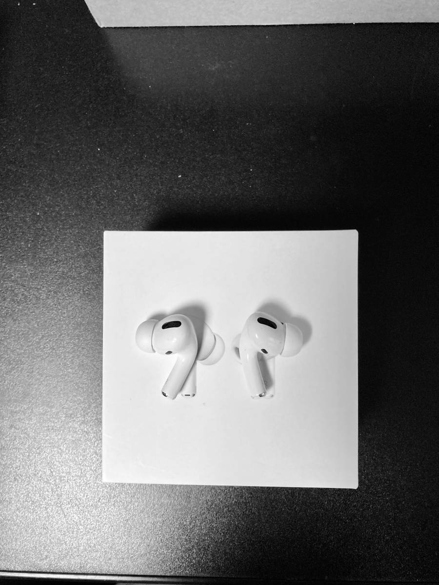 ★美品 AirPods Pro 付属品新品 ケース有 アップルストア購入 A2084 MWP22J/A★ AirPods Pro オーディオ機器 ミアック Proケース (第2世代)