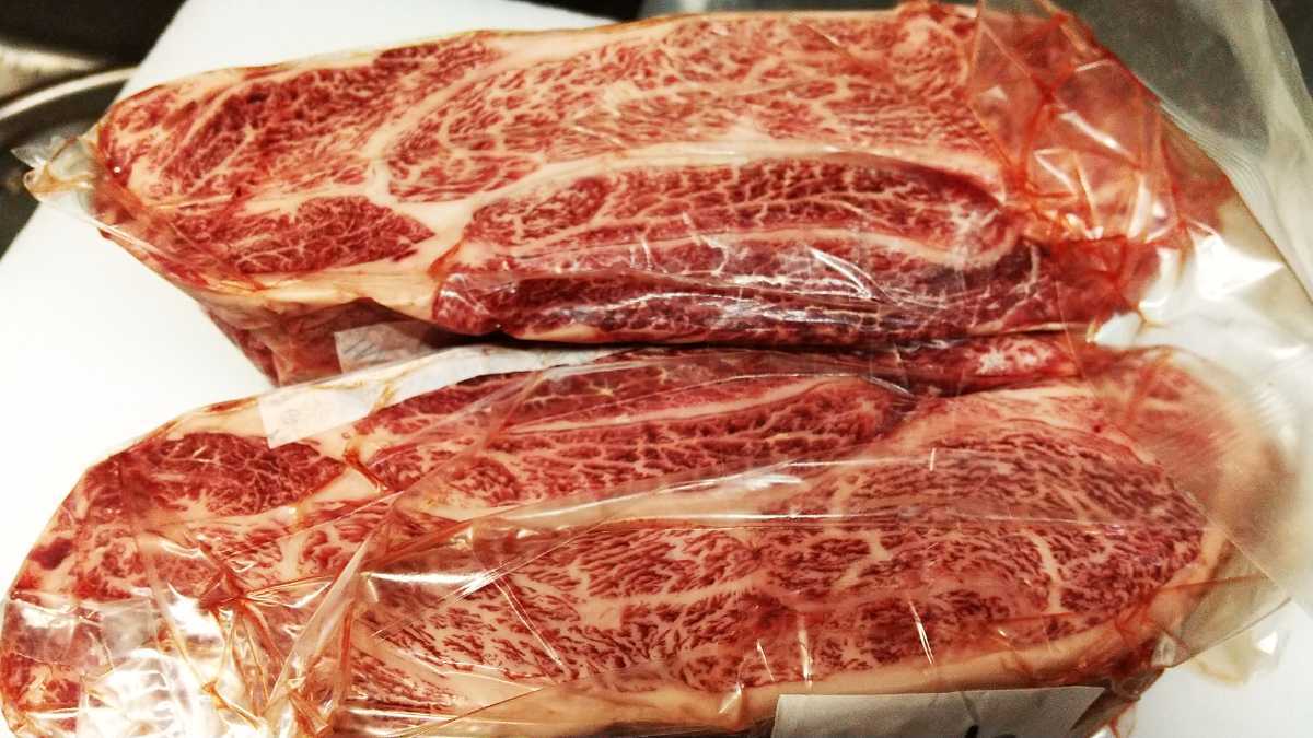 宮崎牛 肩ロース 風呂敷 3枚 750g＞入金確認後、翌月末迄に順次出荷 