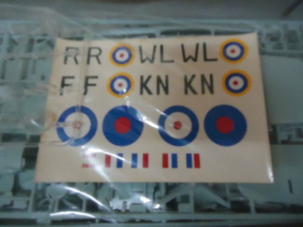 プラモデル■1:72 ARMSTRONG WHITWORTH WHITLEY Mk.v/VⅡ　アームストロング・ホイットワース MODEL DO SKLEJANIA_4