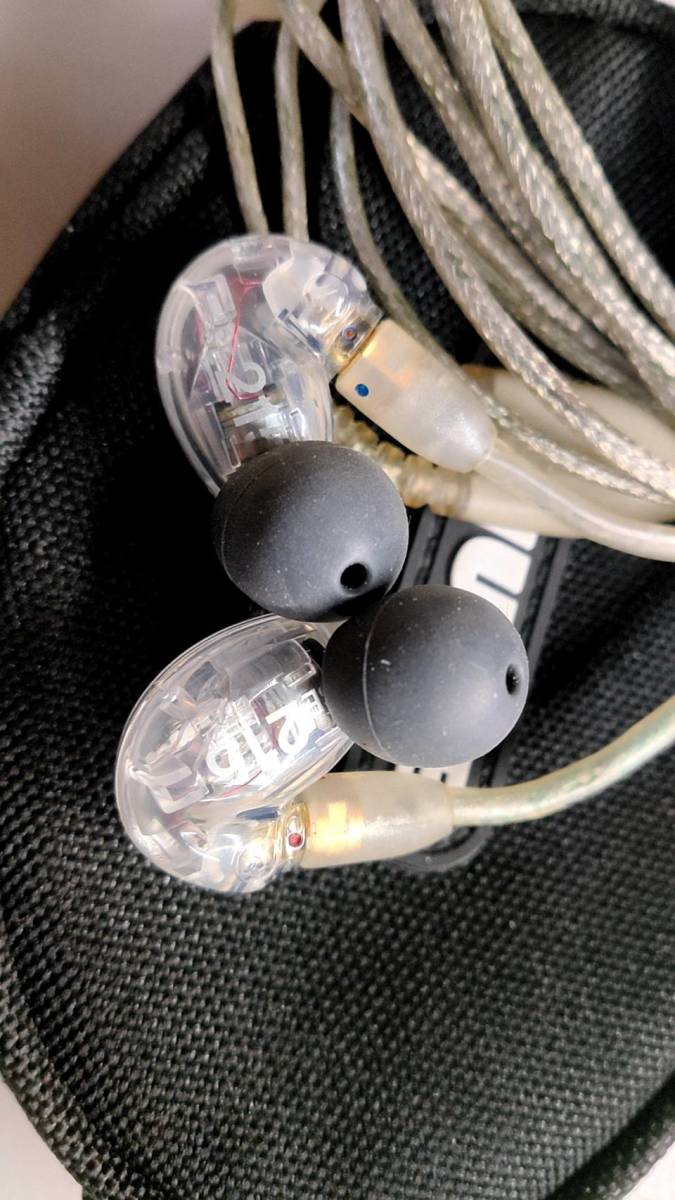 NR0074●SHURE シュア 高遮音性イヤホン (有線タイプ) / SE215　ケース付き　中古美品　送料無料 シュア SHURE 高遮音性イヤホン Special 島村 )