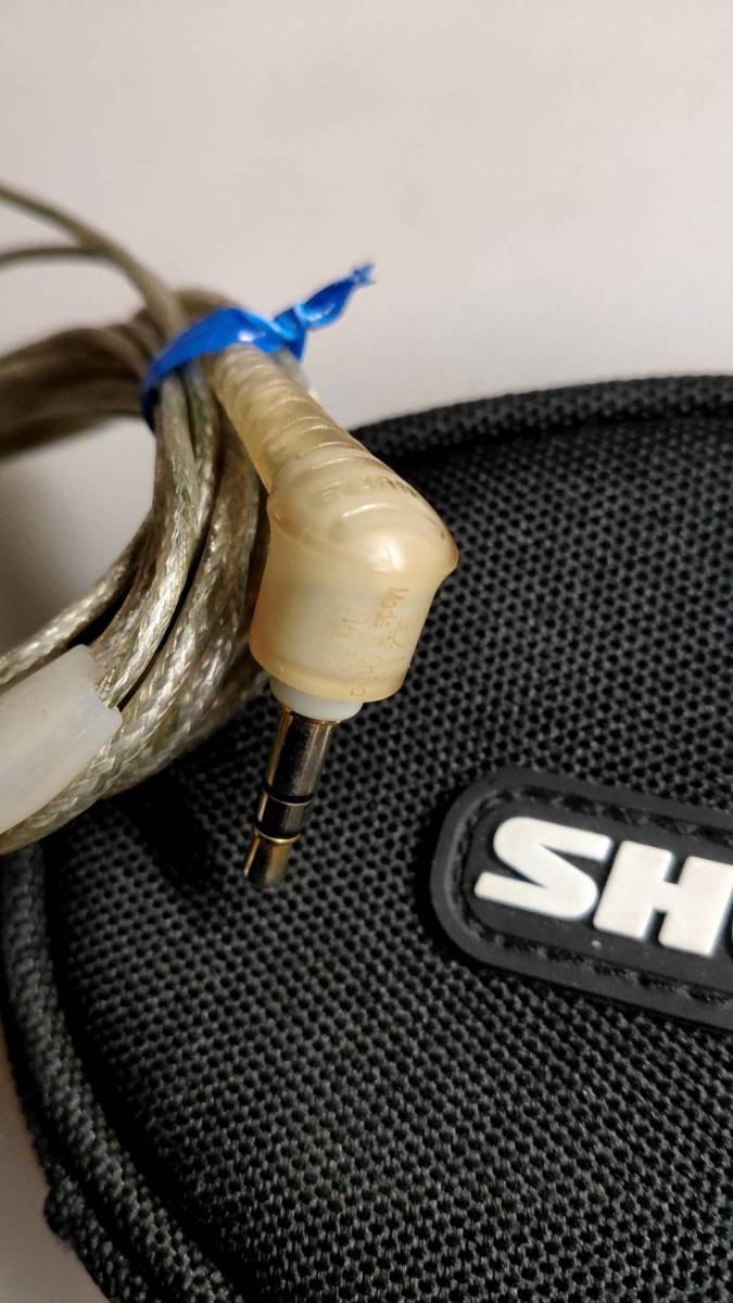 NR0074●SHURE シュア 高遮音性イヤホン (有線タイプ) / SE215　ケース付き　中古美品　送料無料 シュア SHURE 高遮音性イヤホン Special 島村 )