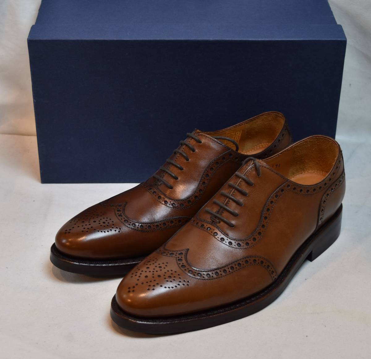 全国無料，最新作 JALAN SRIWIJAYA ジャランスリワヤ UK6 グッドイヤー式フルブローグオックスフォード CUOIO CALF 98843 24.5-25cm相当 品(24.5cm)｜売買されたオークション情報、yahooの商品情報をアーカイブ公開 - オーク 24.5cm