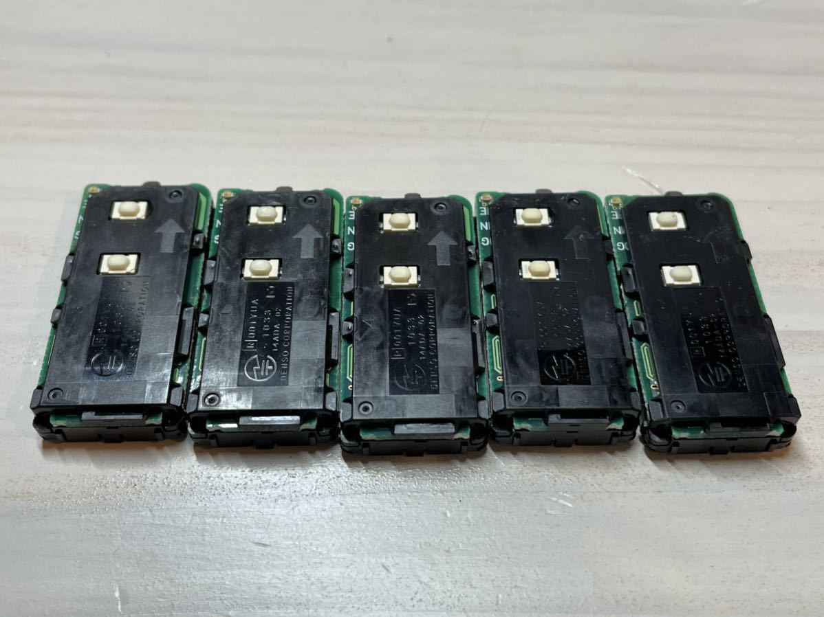 スマートキー 2ボタン 基盤271451-5300プリウス 0 初期化済トヨタ純正 純正 TA6869トヨタ 基盤番号271451-5300 公式通販 トヨタスマートキー 基盤番号281451-2150 新品電池付き② 初期化済トヨタ純正スマートキー5ボタン基盤番号271451−6221新品電池 美品トヨタ20後期ヴェルファイア純正スマートキー5ツボタン271451-6221 - 電池