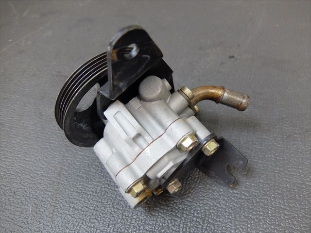 S13 シルビア/180SX SR20DET 純正 パワステポンプ (エンジン部品