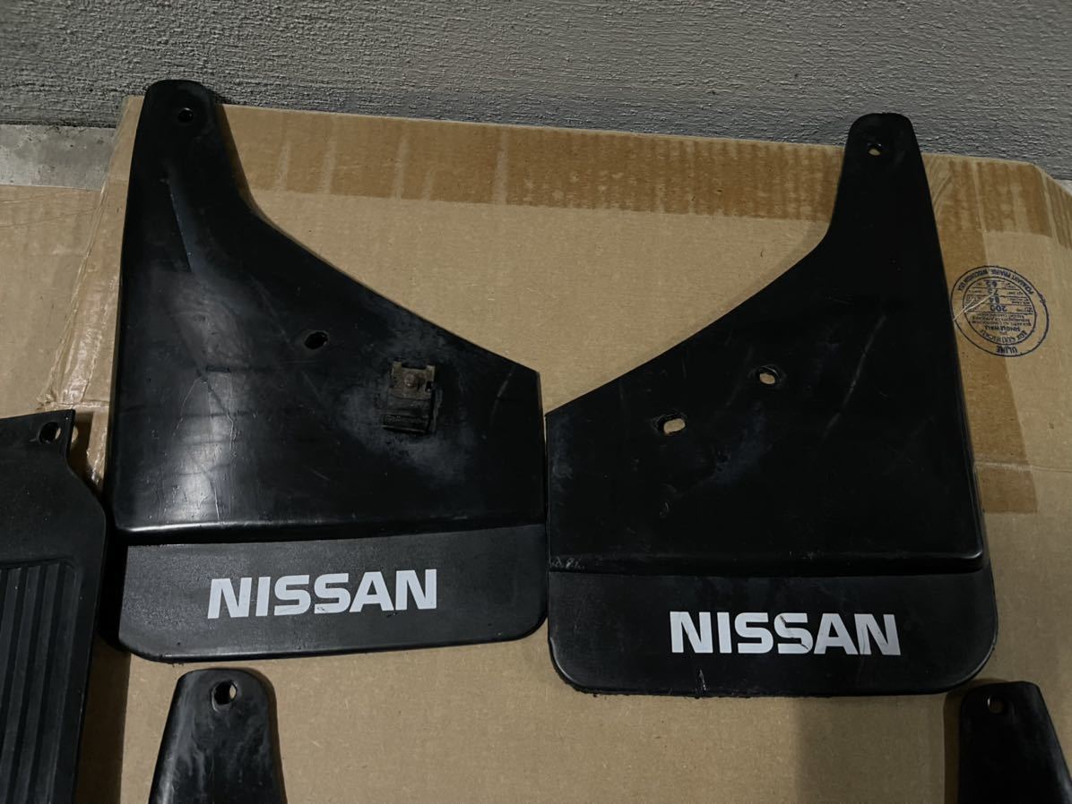 1円スタート！！ 日産純正 マッドガード 泥除け （y30 wy30 d21 720
