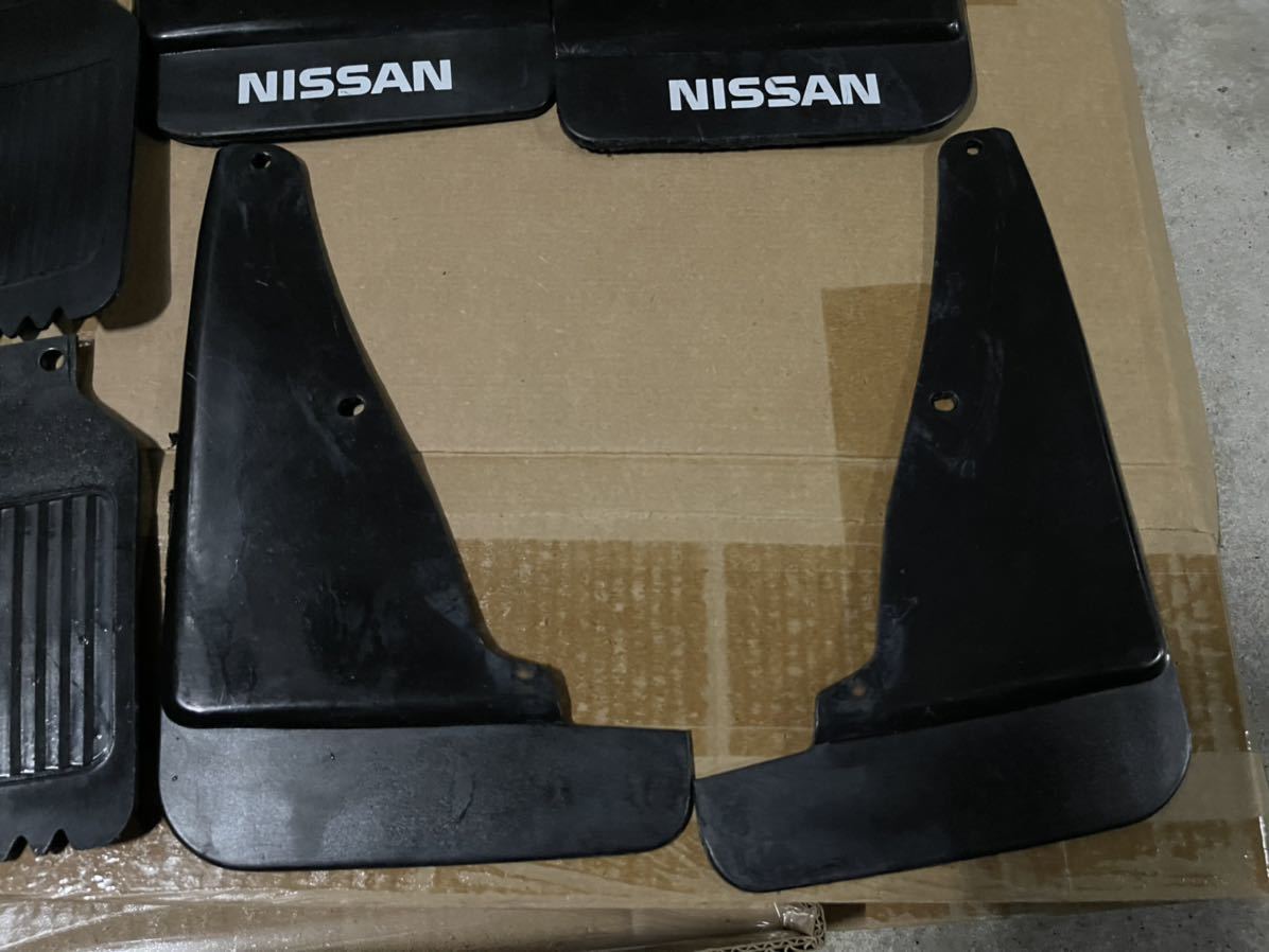 1円スタート！！ 日産純正 マッドガード 泥除け （y30 wy30 d21 720