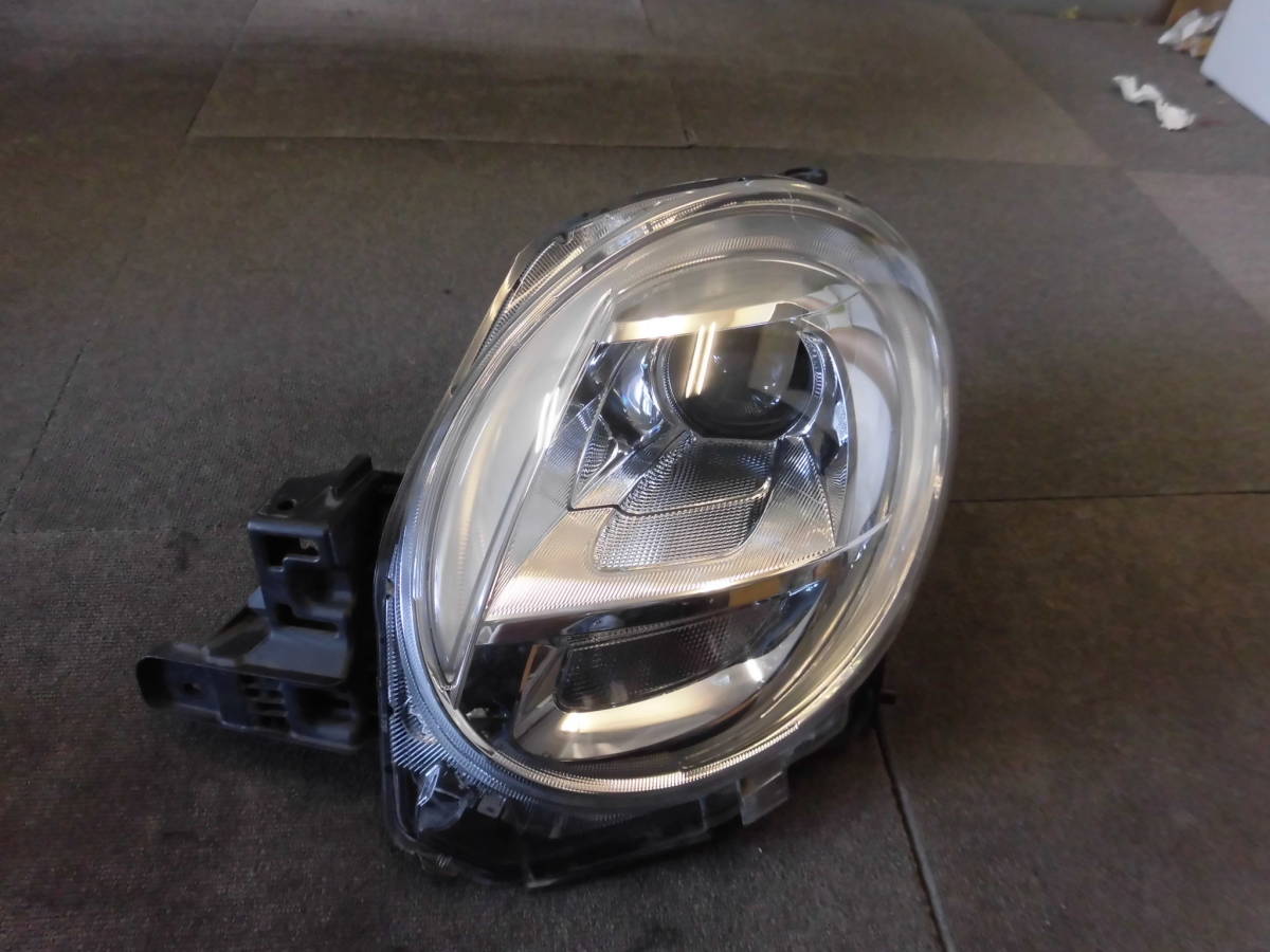 LA250S キャストアクティバ 左ヘッドライト LED LA250S LED キャスト