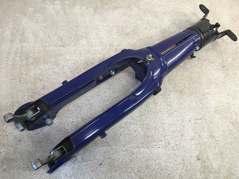 【新作登場，高品質】 プレスカブ50/AA01-140取り外し/フロントフォーク ステム 三又 トップブリッジ/簡易清掃済み /検索 C50/70/90/スーパーカブ50/ST1(フロント)｜売買されたオークション情報、yahooの商品情報をアーカ ホンダ用