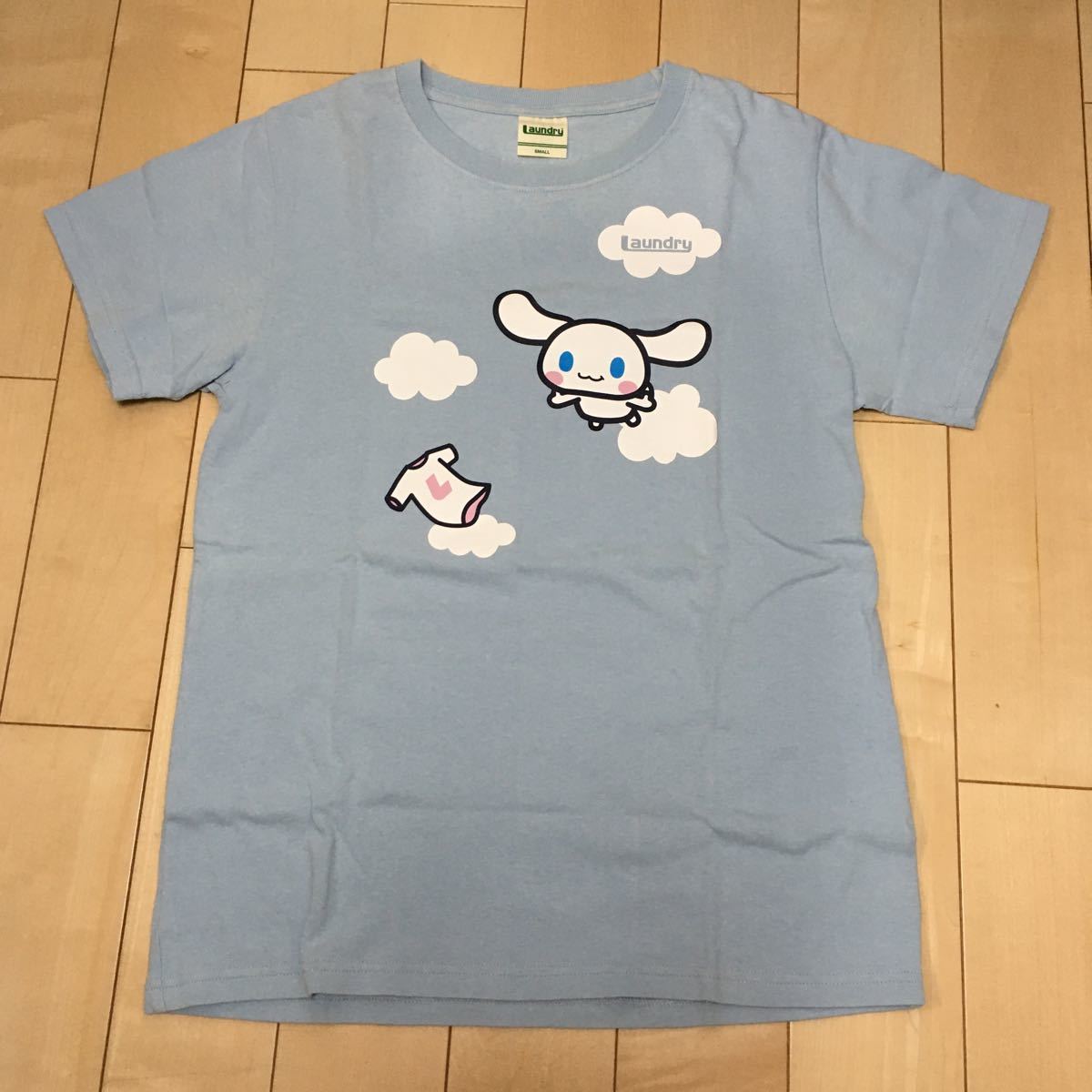 ランドリー Tシャツ シナモンロール コラボ Sサイズ イラスト キャラクター 売買されたオークション情報 Yahooの商品情報をアーカイブ公開 オークファン Aucfan Com