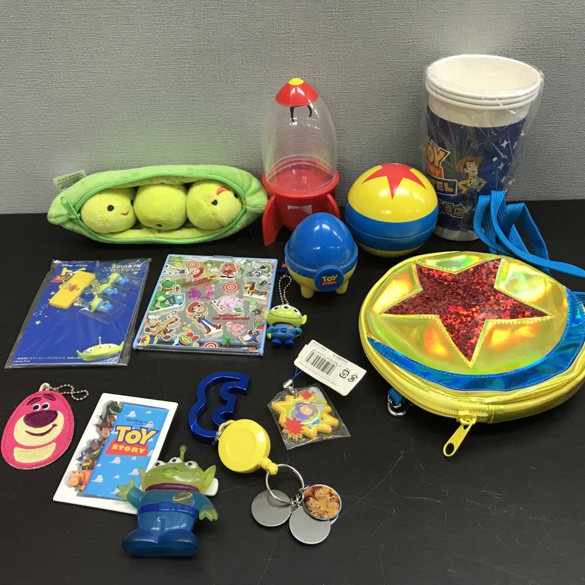 ディズニー 大量セット あり トイストーリーグッズ 14点 バッグ ぬいぐるみ ストラップほか 1y119 60 ディズニー 売買されたオークション情報 Yahooの商品情報をアーカイブ公開 オークファン Aucfan Com