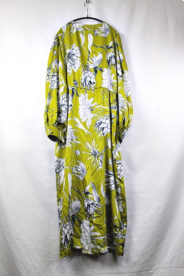T078 Zara ザラ トロピカル 長袖ワンピース サイズm 花柄 総柄 ロング丈 ワンピース 売買されたオークション情報 Yahooの商品情報をアーカイブ公開 オークファン Aucfan Com