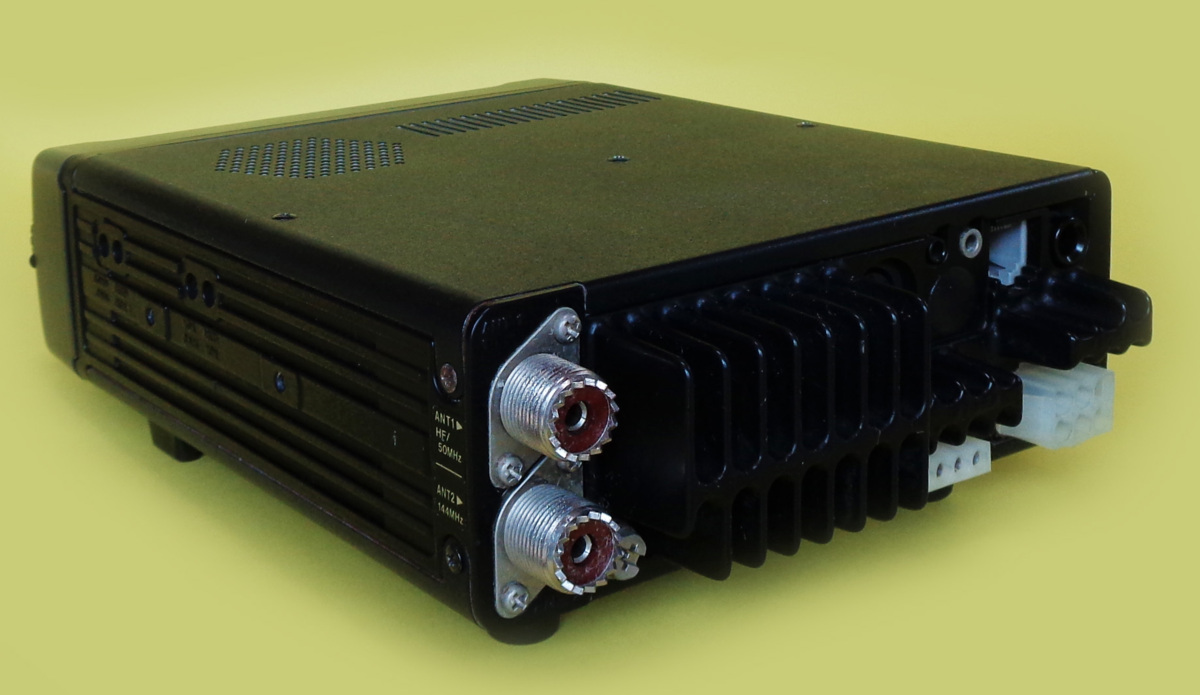 ICOM HF(100W)＋50MHz(50W)＋144MHz(10W)トランシバー IC－706