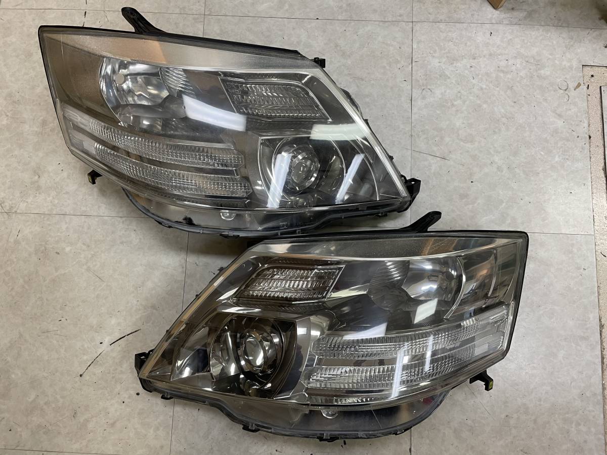 10系 アルファード 後期 純正 HID ヘッドライト 左右セット AFS付 10系 アルファード 後期 純正HID ヘッドライト キセノン 左右 AFS有り