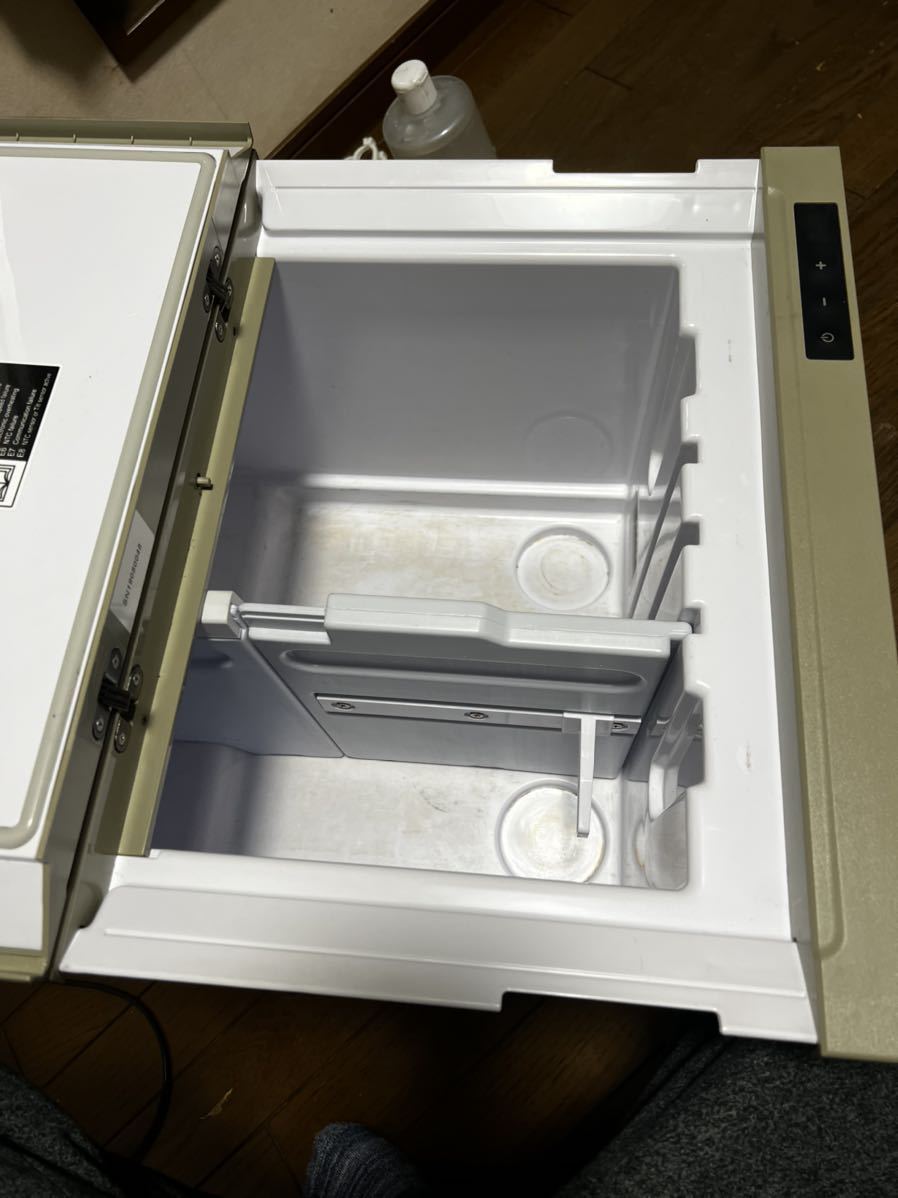 ボルボ Fh トレーラー ベッド下用 冷蔵庫 純正オプション 冷凍庫 トラック Volvo スカニア ユーロ Volvofh 内装 売買されたオークション情報 Yahooの商品情報をアーカイブ公開 オークファン Aucfan Com