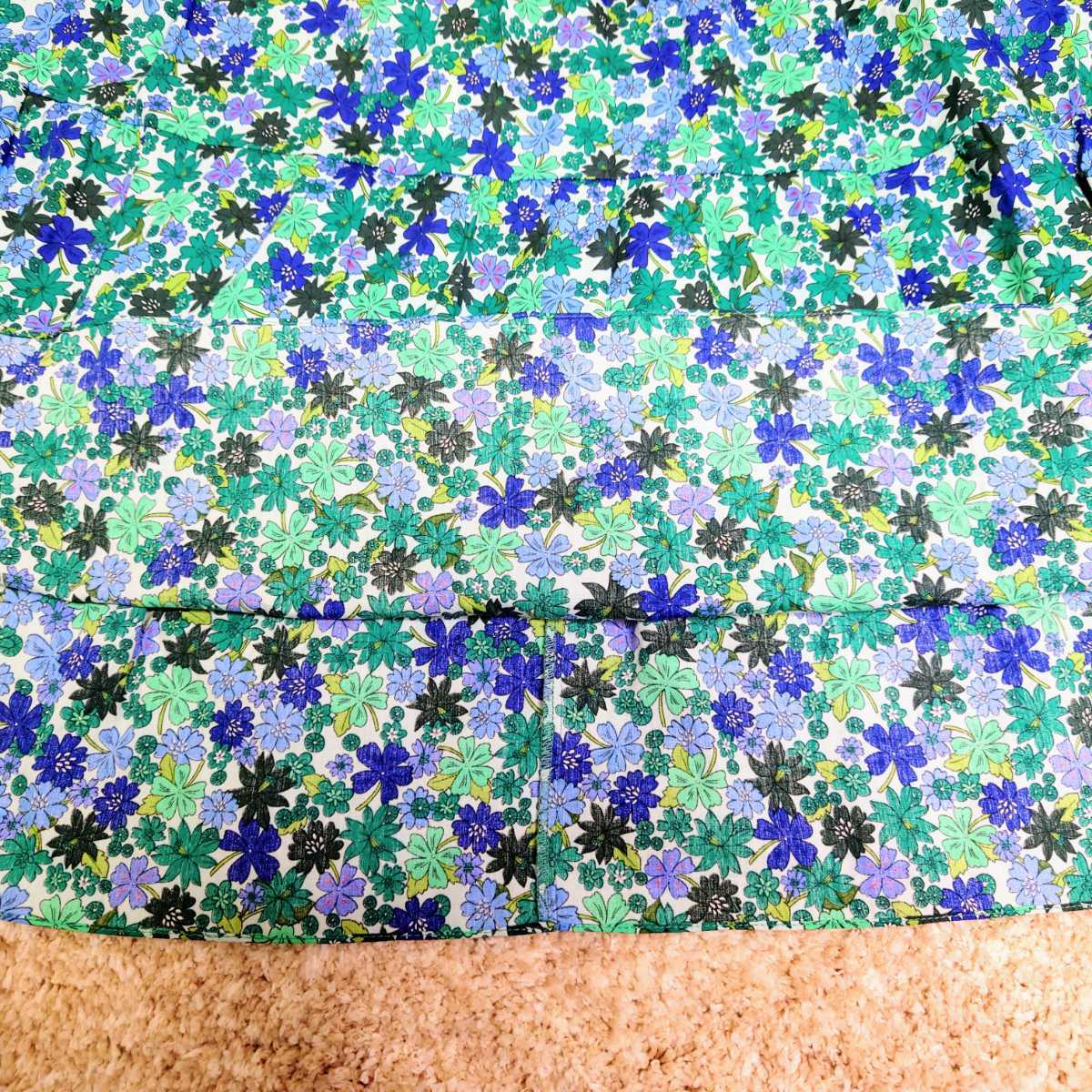 品 Zara ザラ ロングワンピース マキシ丈ワンピース クローバー 四つ葉 長袖 総柄 グリーン 緑 青 タグ付き M ワンピース 売買されたオークション情報 Yahooの商品情報をアーカイブ公開 オークファン Aucfan Com