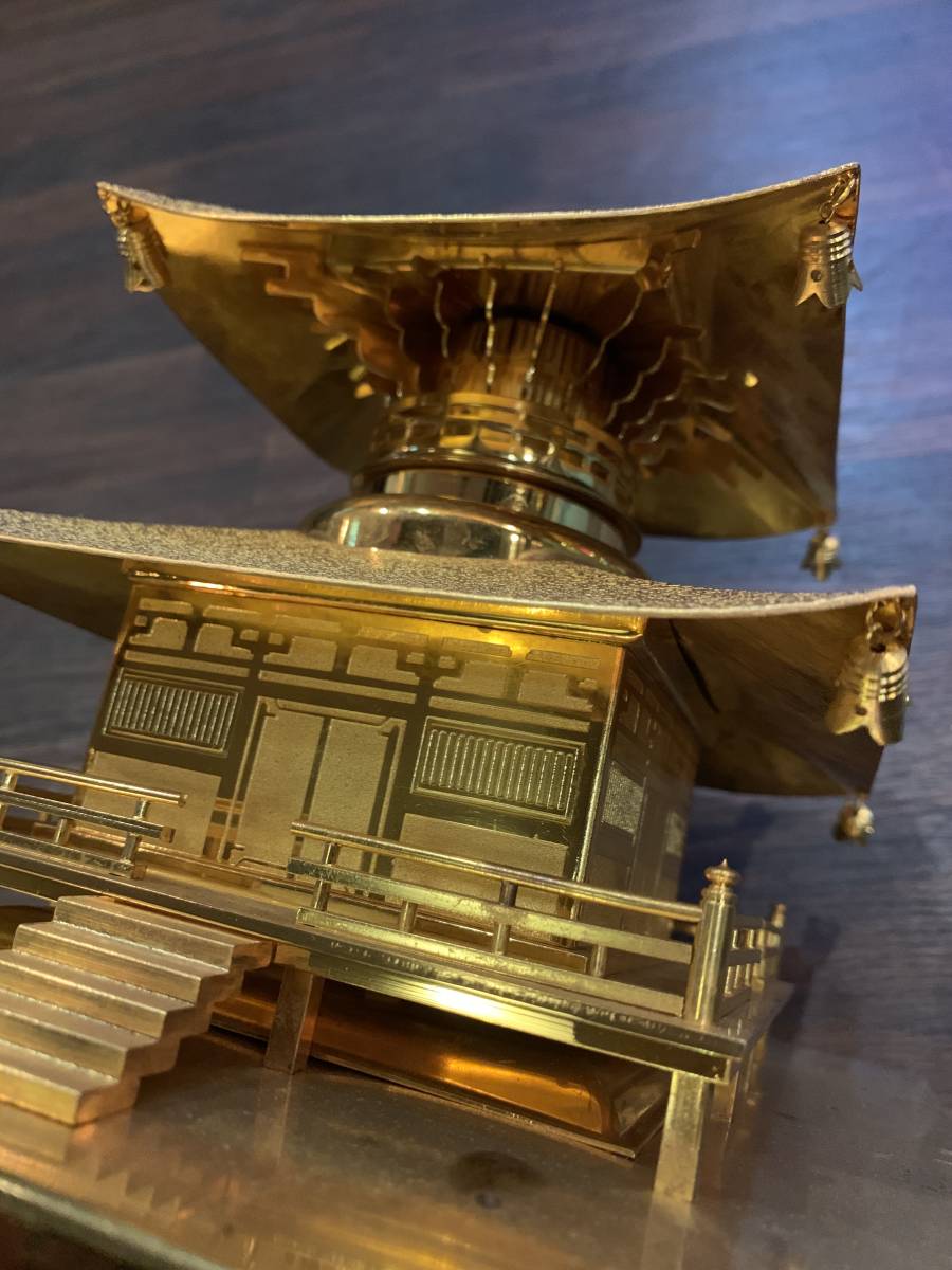 美品!古い金色 寺 寺院 塔 ガラスケース入り 置物 飾り 43.5cmx31cm