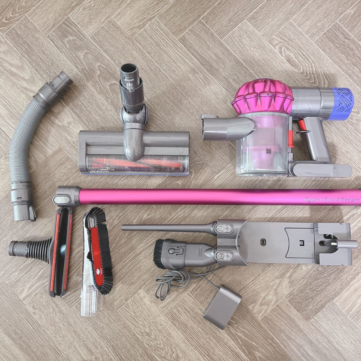 ダイソン 掃除機 コードレスクリーナー Dyson dyson V10 SV12 Fluffy 