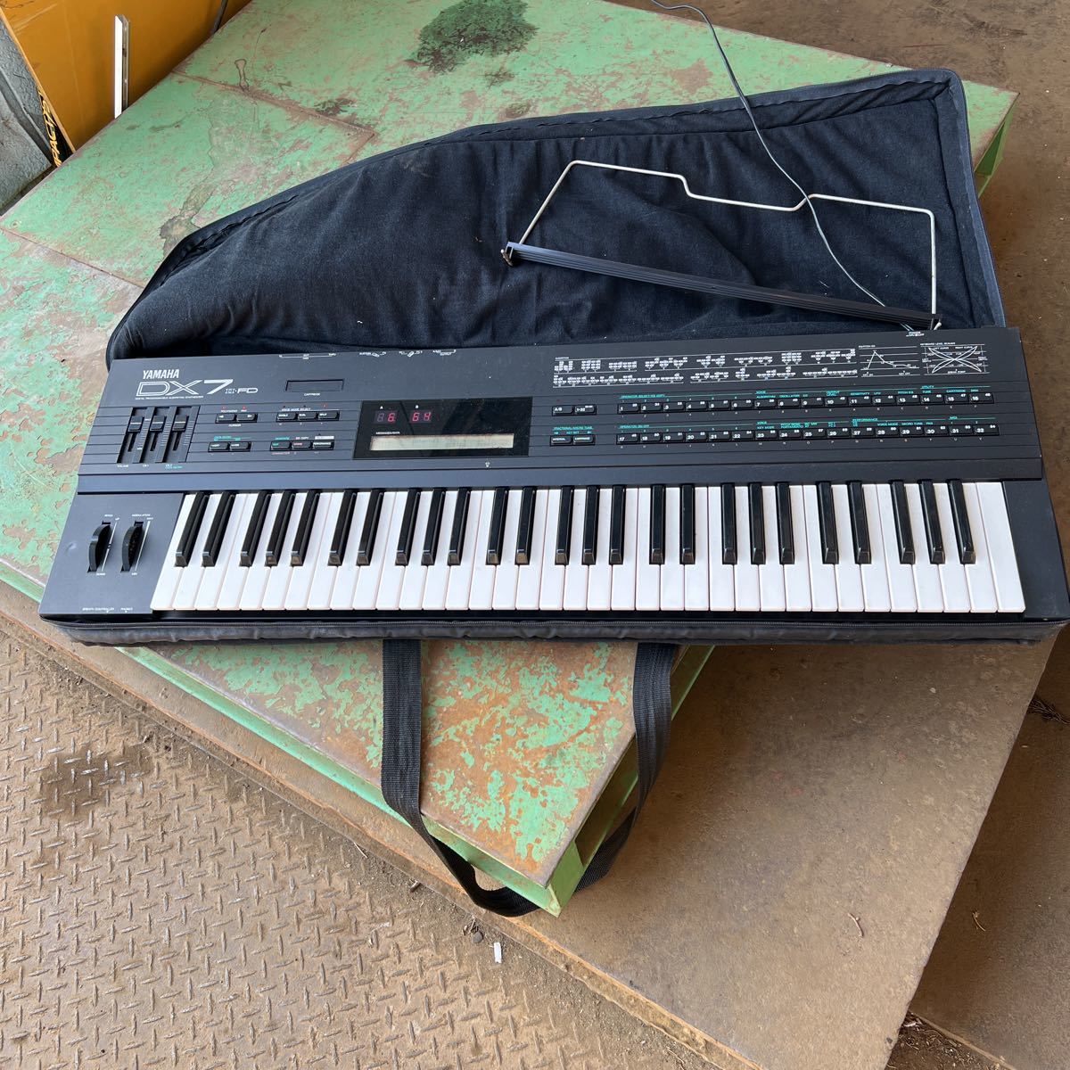 YAMAHA DX7Ⅱ-D シンセサイザー キーボード ヤマハ 0804② YAMAHA