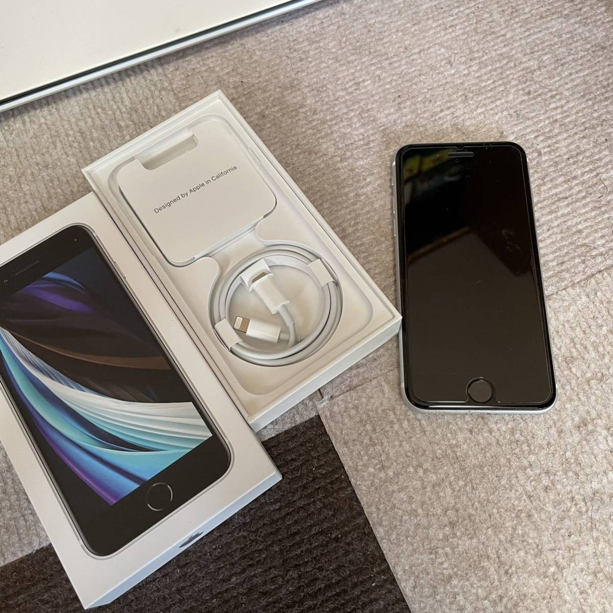 iPhone SE2 (第2世代) ホワイト iPhone SE 第2世代 (SE2) ホワイト 64
