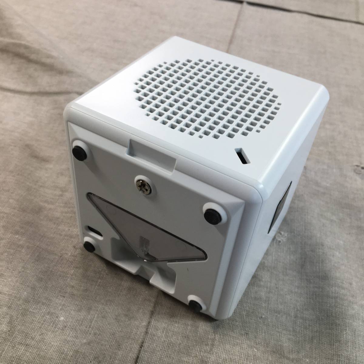 現状品　シャープ プラズマクラスター イオン発生機 多用途 1 畳 ホワイト IG-EX20-W シャープ イオン発生機 プラズマクラスター 黒 プラズマクラスターイオン発生機：シャープ IG-DM1S-W国内正規品