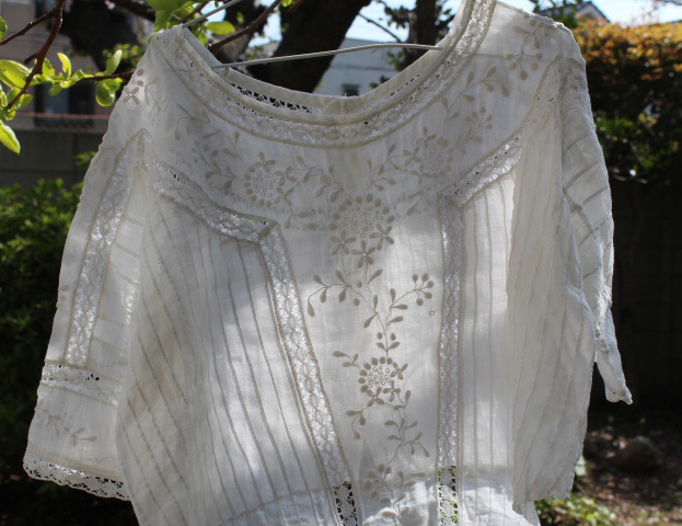☆アンティーク*フランス*カットワーク*蝶の白糸刺繍