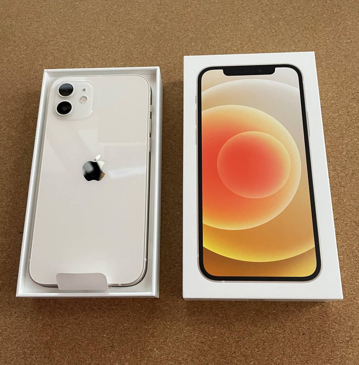美品　iPhone12 ホワイト　本体　SIMロック解除済 ほぼ未使用 iPhone12 128GB ホワイト SIMロック解除済み 128GB