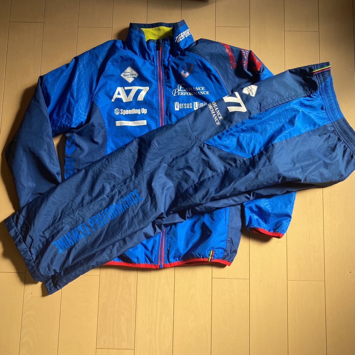 格安，新作登場 Asics アシックス ウインドブレーカー上下 サイズM(アシックス)｜売買されたオークション情報、yahooの商品情報をアーカイブ公開 - オークファン ナイロン