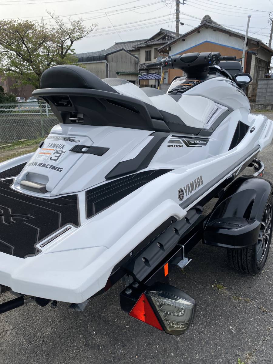 中古 YAMAHA3気筒エンジン モーターボート トレーラー付き