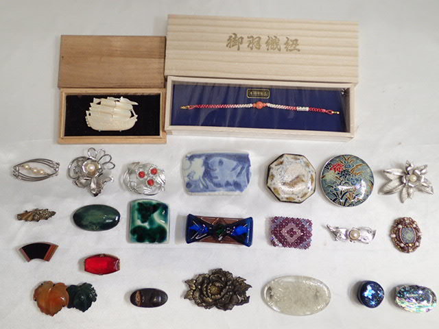 レトロ 可愛い帯留め 大量 いろいろセット 和装小物 ヴィンテージ 堆朱 珊瑚 パール 真珠 帯留め 売買されたオークション情報 Yahooの商品情報をアーカイブ公開 オークファン Aucfan Com
