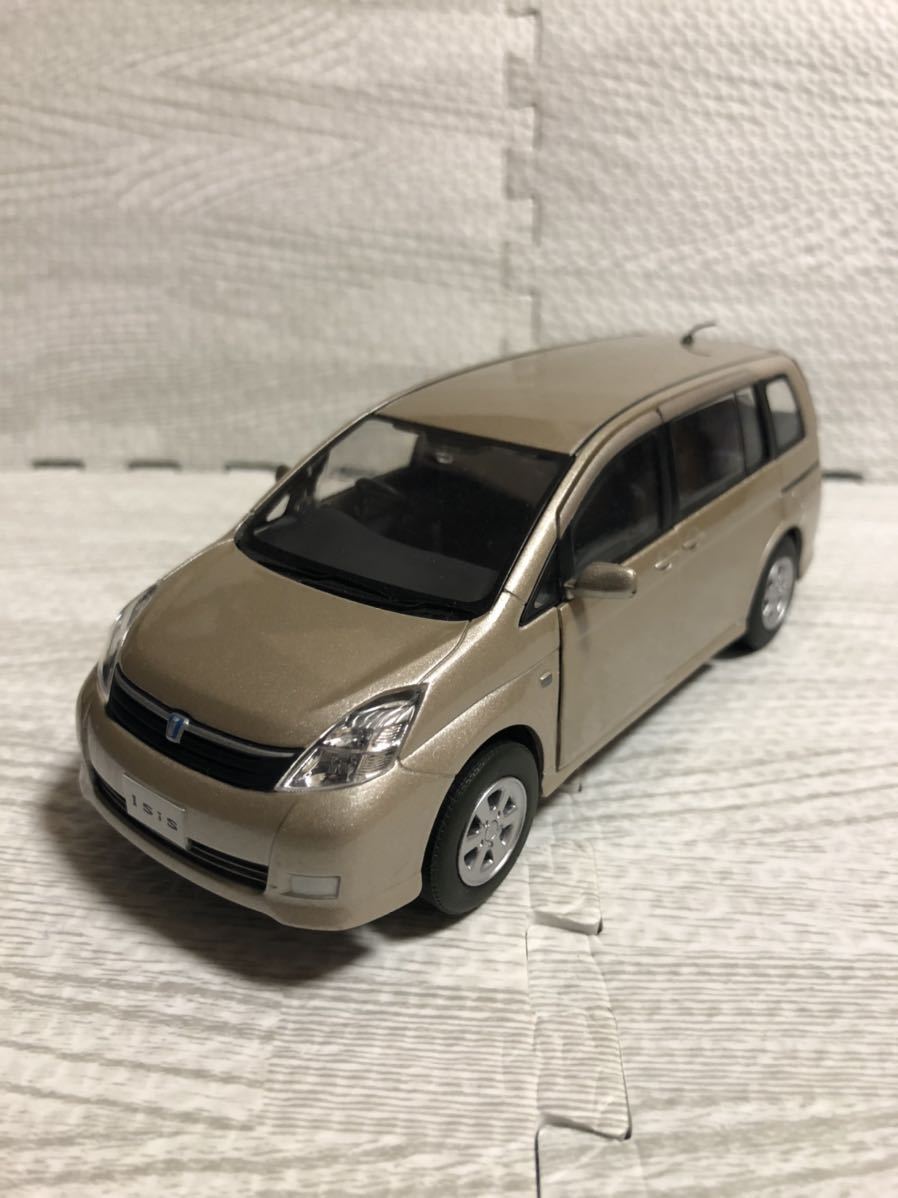 トヨタ ISIS アイシス 1/30 カラーサンプル プルバックカー 1⁄30