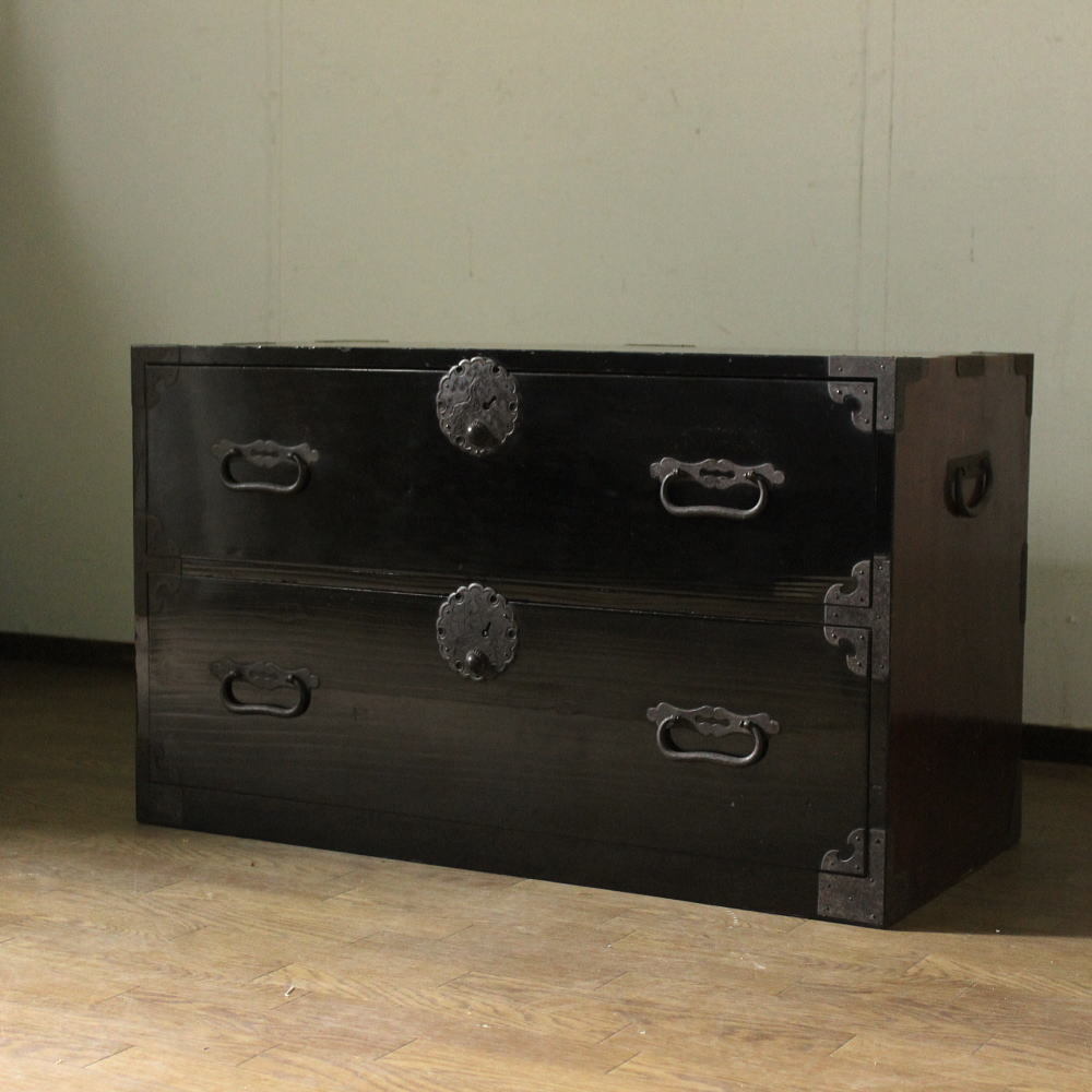 美術品・アンティーク・コレクション 丸金具 時代庄内箪笥3段