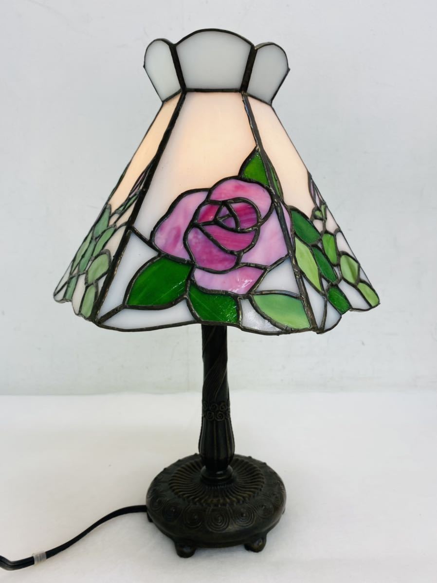 アンティーク ステンドグラスランプ テーブルランプ 花柄 バラ ローズ インテリア照明 レトロ 卓上ランプ テーブルスタンド 売買されたオークション情報 Yahooの商品情報をアーカイブ公開 オークファン Aucfan Com