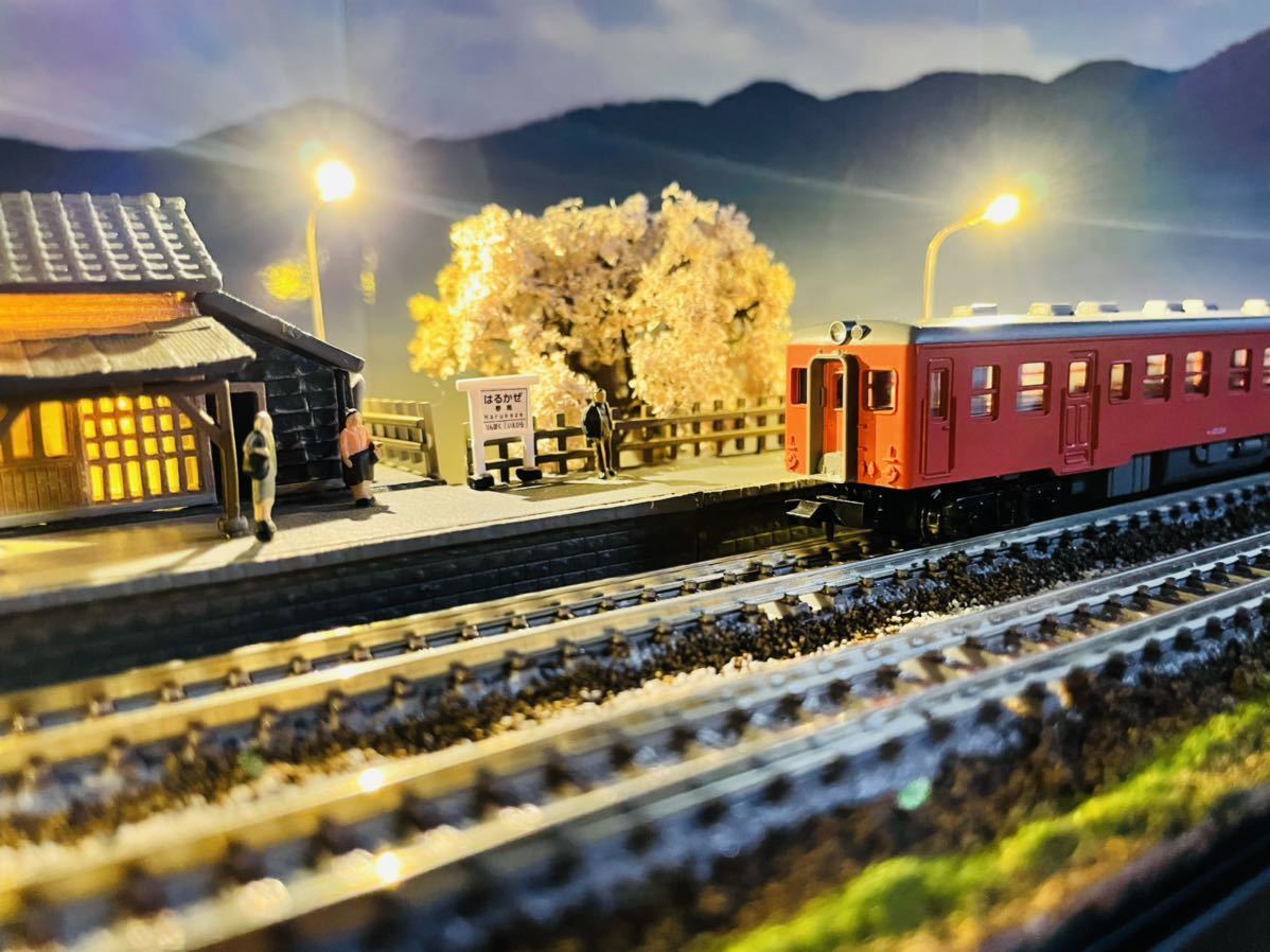 新品 Nゲージ ジオラマ 昭和の桜ローカル駅レトロ クリアケース 車両