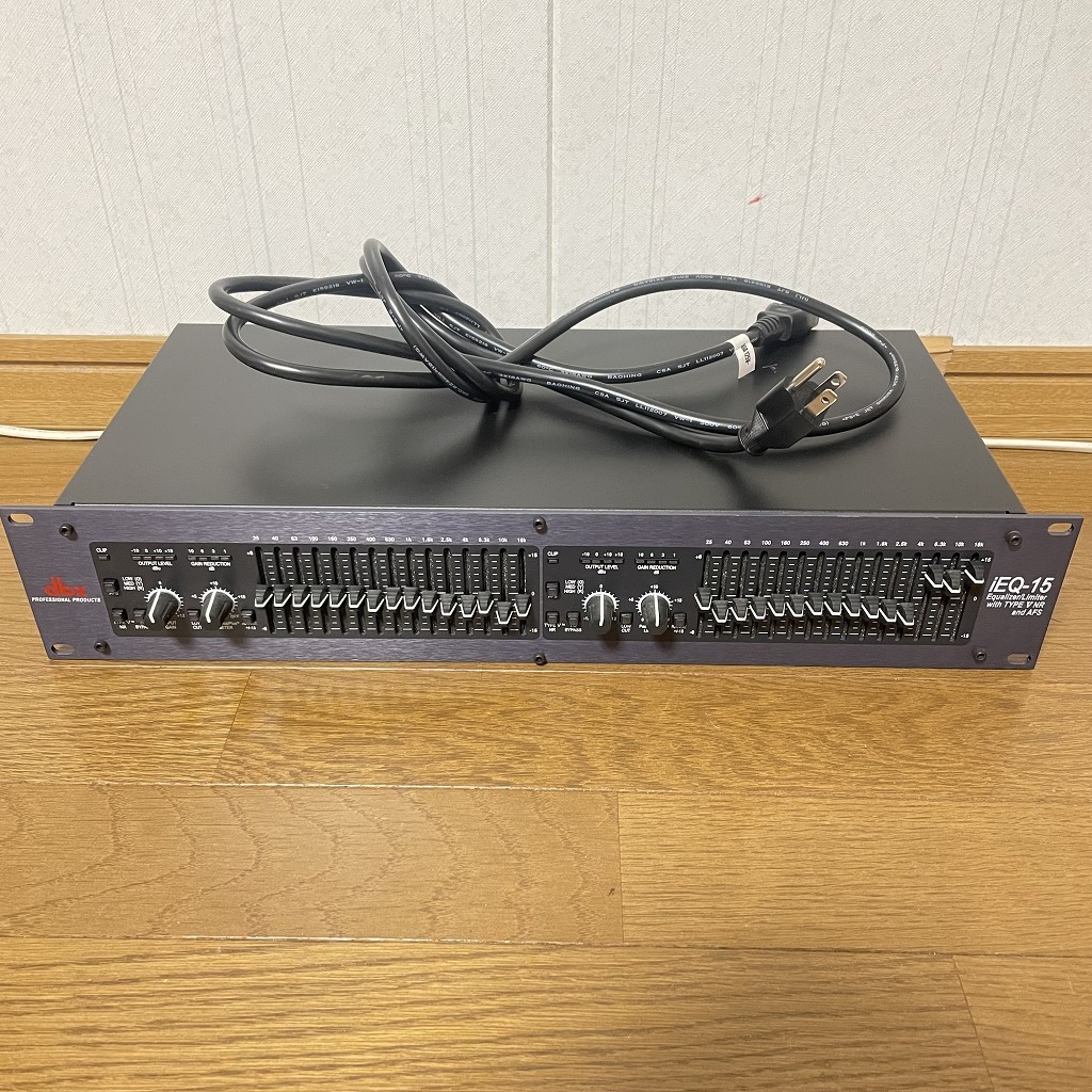 dbx ディービーエックス グラフィックイコライザー IEQ-15 中古 通電