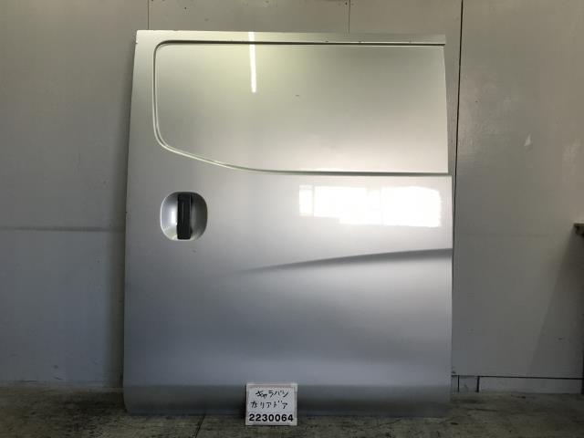 NV350キャラバン LDF-VW2E26 キャラバン バックドア K23 左リアドア