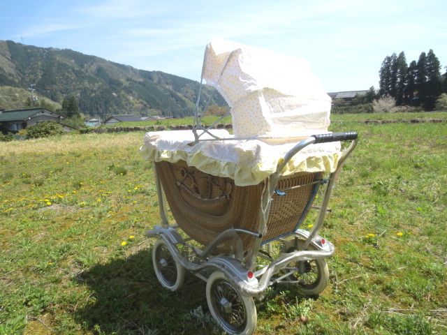□大人気 昭和レトロ SPECIAL 籐かご 乳母車 ステンレスフレーム