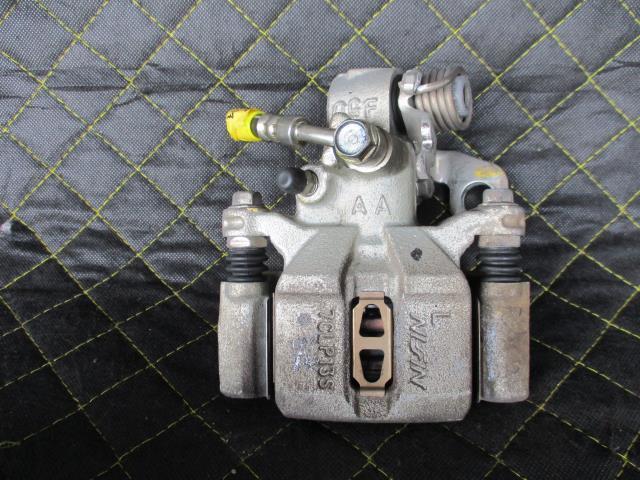 フィット DBA-GE8 左Rキャリパー NH642M 43019-TF0-010 ブレーキ