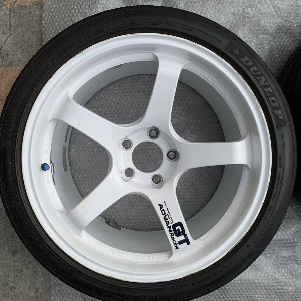 売切りADVAN Racing GT 18インチ 10J +22 C5コンケイブ2本セット