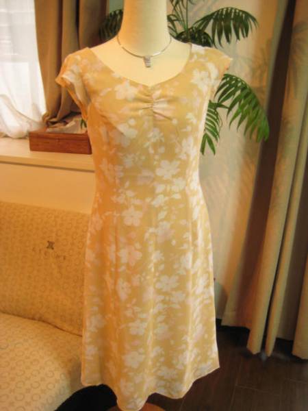 イマージュベージュの上品花柄ワンピースimage イマージュ 売買されたオークション情報 Yahooの商品情報をアーカイブ公開 オークファン Aucfan Com