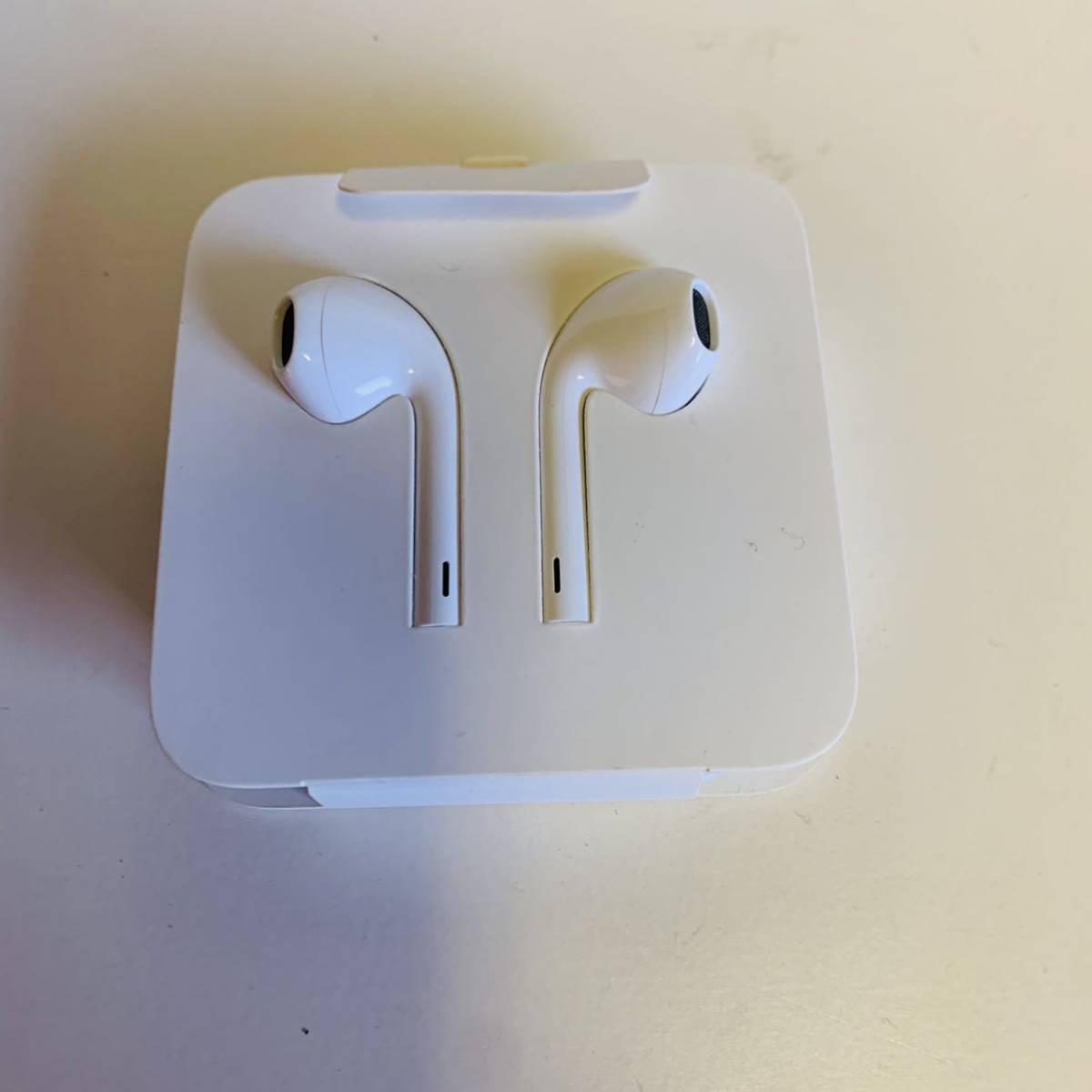 H003 イヤフォン イヤホン Iphone純正イヤホン アップル Apple 純正品 Iphone 付属品 品 イヤフォン 売買されたオークション情報 Yahooの商品情報をアーカイブ公開 オークファン Aucfan Com