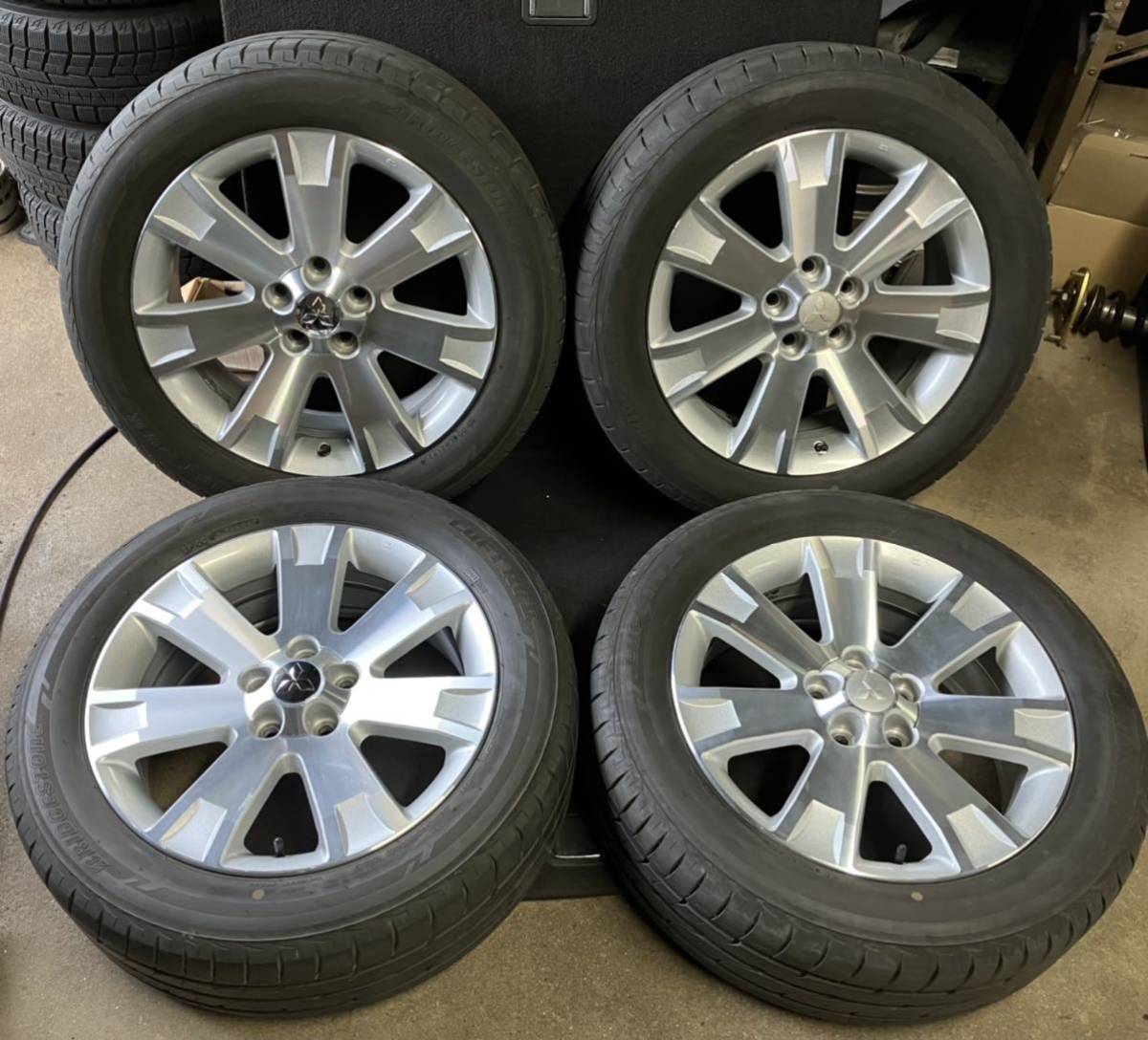【限定SALE，定番】 2020年製BRIDGESTONE付 デリカ 225/55R18 7J+38 5穴 PCD114.3 ハブ径約67 純正 18インチ アルミ ホイール 平皿ナット有り D5 D:5(ラジアルタイヤ)｜売買されたオークション情報、yahooの商品情報をアーカイブ 5穴