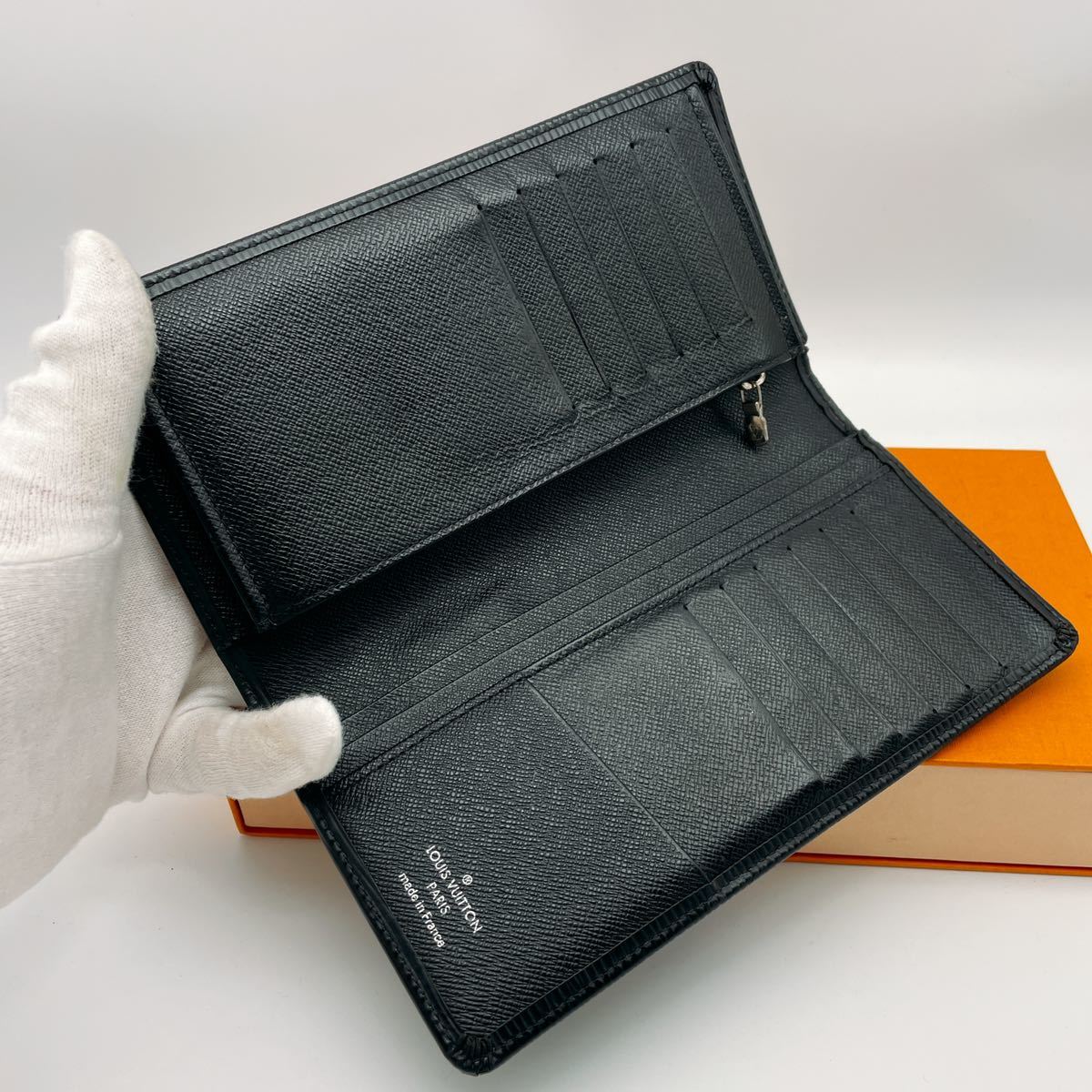 LOUIS VUITTON ルイヴィトン エピ ブラザ ノワール M60622 二つ折り 長