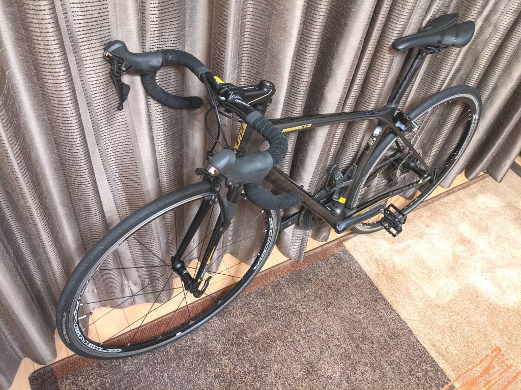 極上品 GIANT TCR ADVANCED 1 KOM 2019年モデル 445mm（S） 走行 