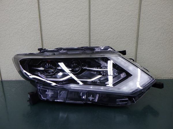 4127341 エクストレイル T32 後期 右ライト LED KOITO 100-23746
