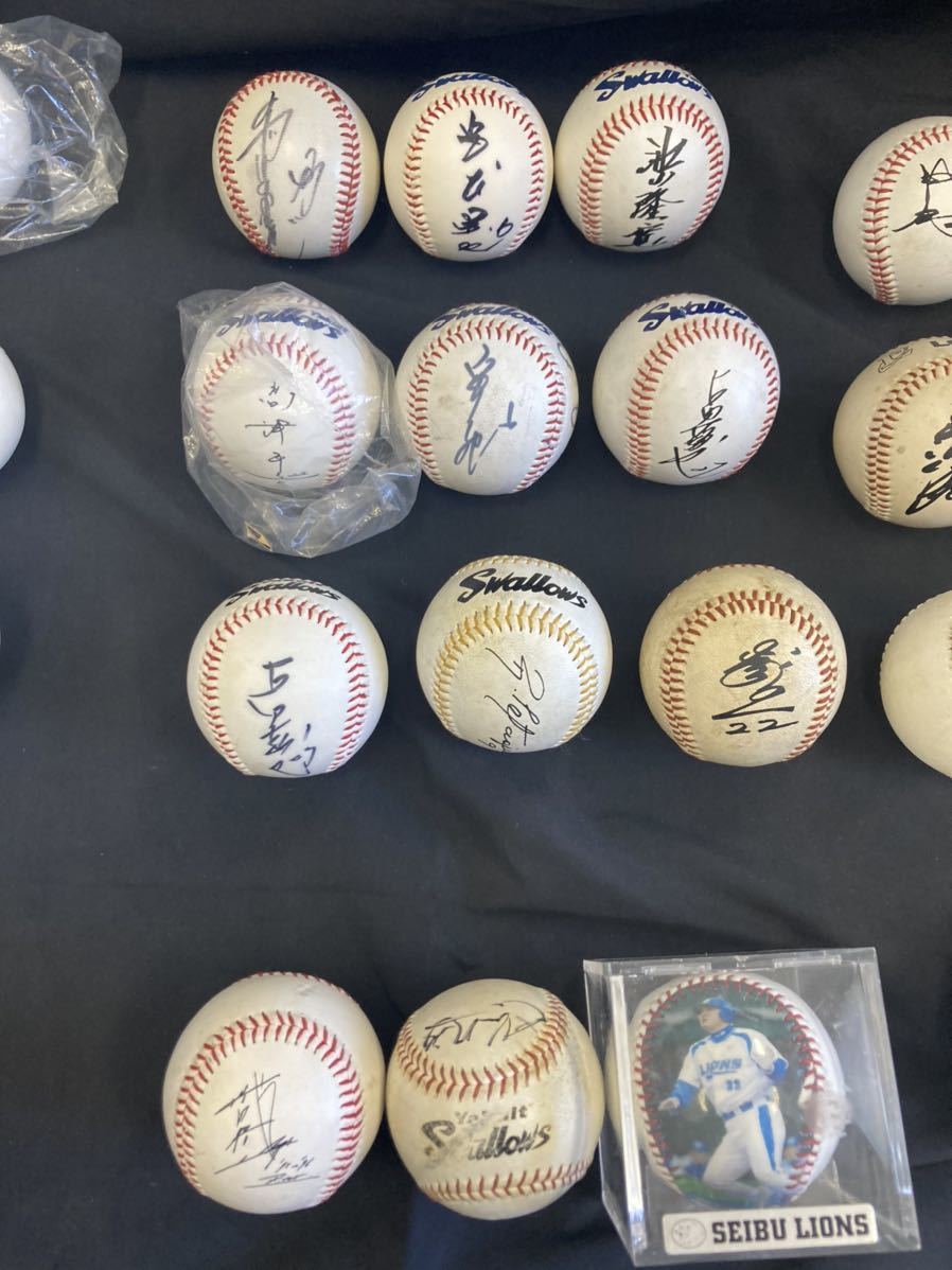 色々 プロ野球サインボール 記念ボール ヤクルトスワローズ ジャイアンツ ライオンズ他 詳細不明 おまとめ 34個 直筆サインボール サイン 売買されたオークション情報 Yahooの商品情報をアーカイブ公開 オークファン Aucfan Com
