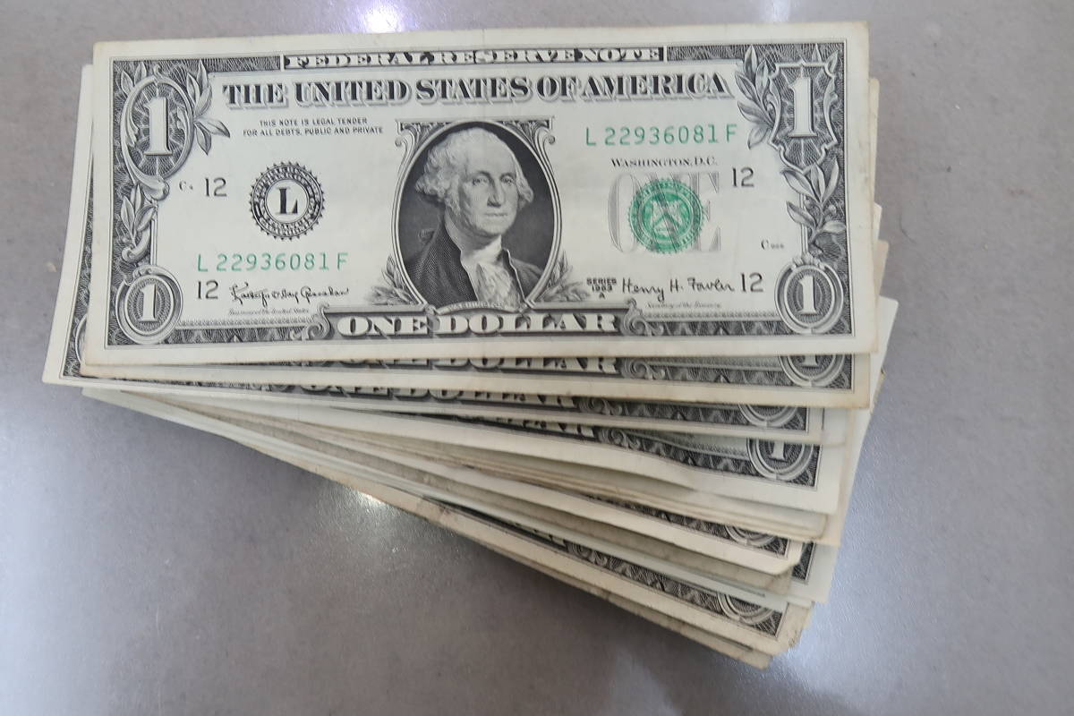 アメリカドル紙幣 1ドル札21枚 世界 売買されたオークション情報 Yahooの商品情報をアーカイブ公開 オークファン Aucfan Com