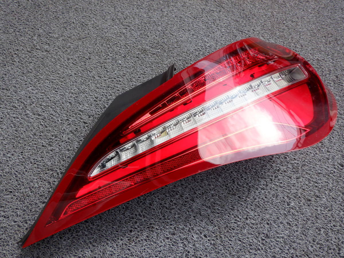 ベンツ純正 W117 C117 CLAクラス 後期 LED テールライト 右側